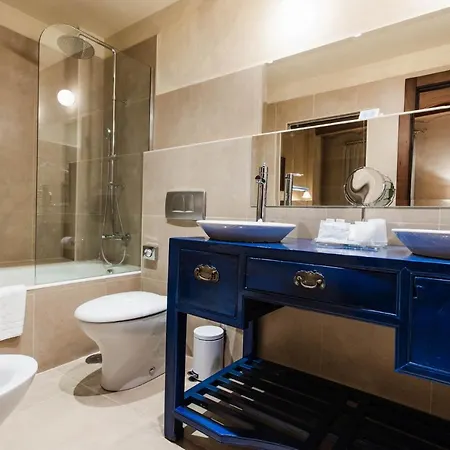 Hotel Aura Del 4*